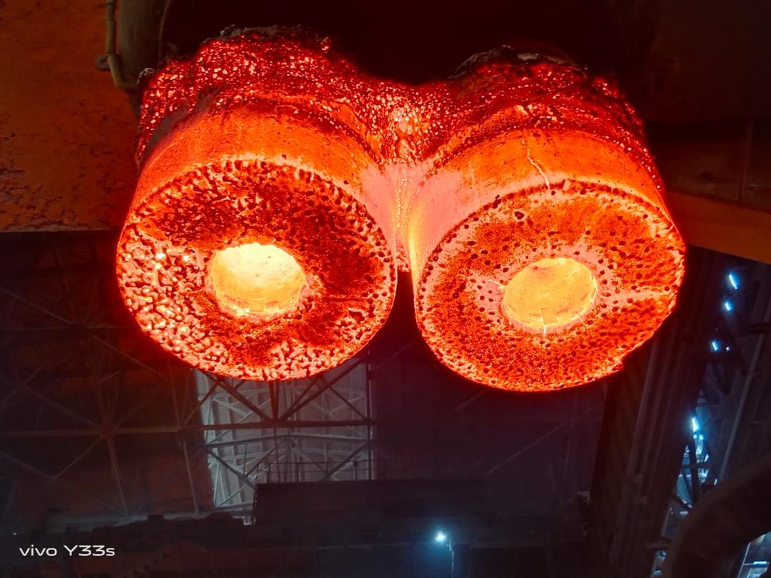 Glowing ladle bottom outlets during steelmaking