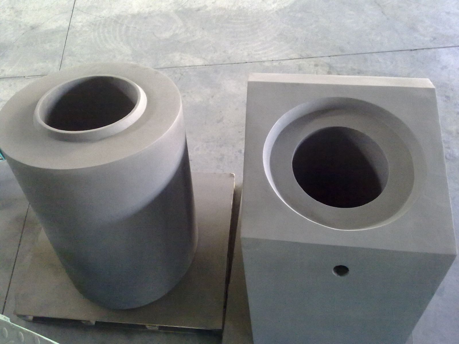 Precision refractory components — ladle shroud and nozzle seat